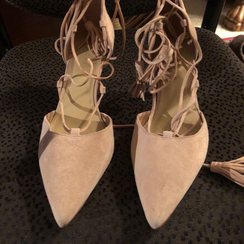 Like new Marc Fisher blush high heels 6 1/2 M